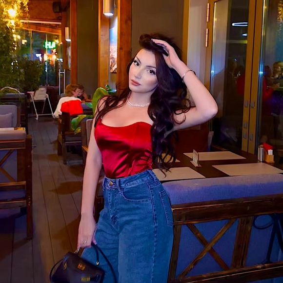 Red strapless boned corset top - Picture 5 of 12